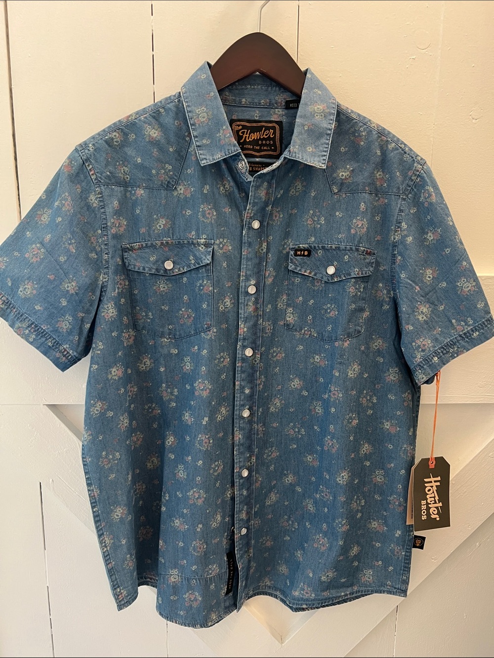 Howler Brothers NWT short sleeve snap shirt
Bouquets Washed  Indigo M & XL
